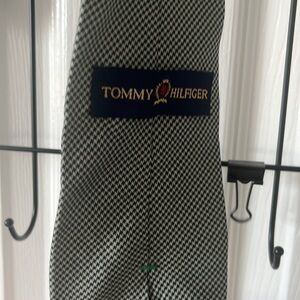 Tommy Hilifiger tie with tonal greens
